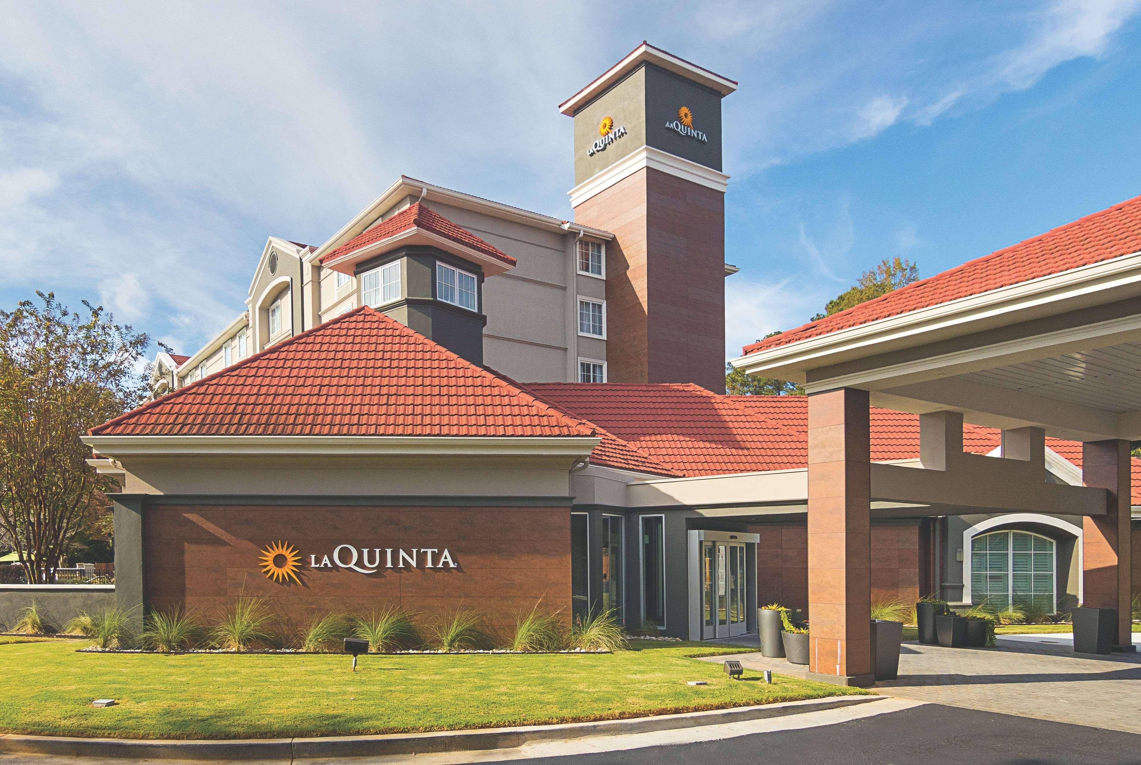 La Quinta By Wyndham Atlanta Conyers Hotell Exteriör bild