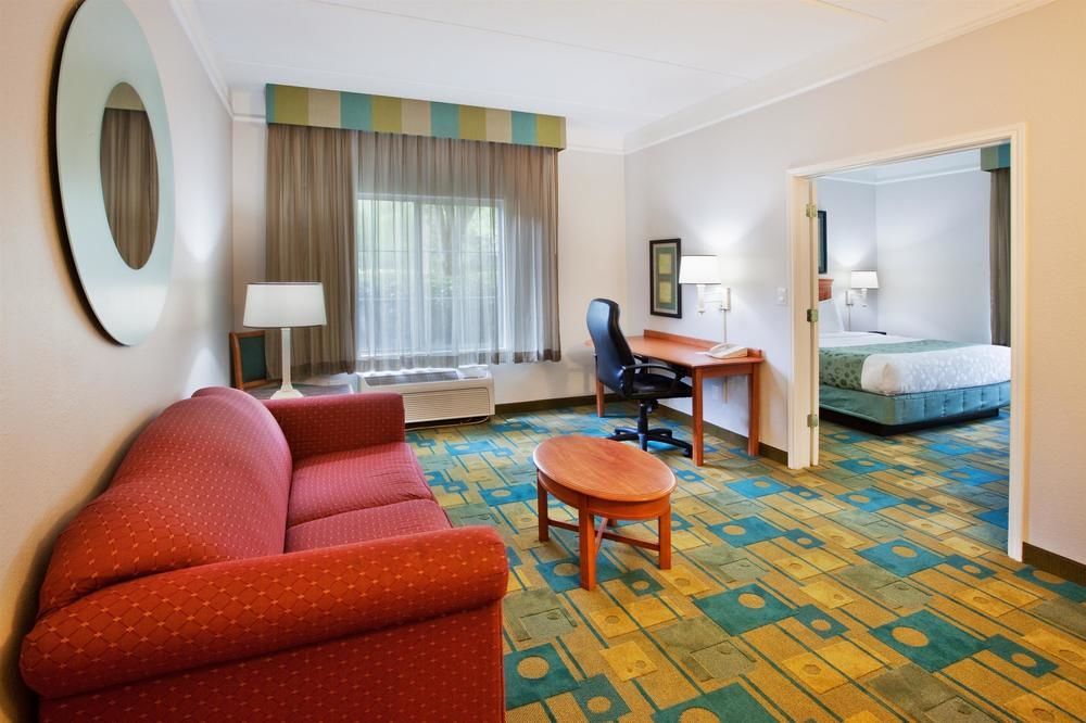 La Quinta By Wyndham Atlanta Conyers Hotell Exteriör bild