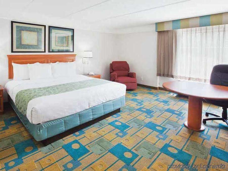 La Quinta By Wyndham Atlanta Conyers Hotell Exteriör bild