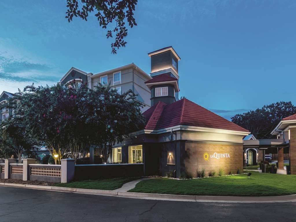 La Quinta By Wyndham Atlanta Conyers Hotell Exteriör bild