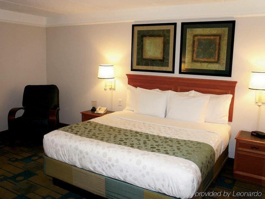 La Quinta By Wyndham Atlanta Conyers Hotell Exteriör bild